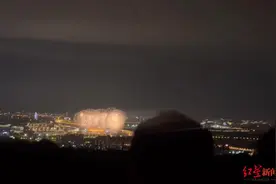 三脚架满山民宿满客！这一夜，成都把浪漫“写”进夜空，他们在龙泉山“追烟花”图片