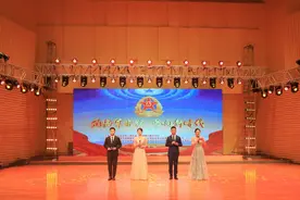 中原银行新乡分行：共叙军民鱼水情 共谱双拥新篇章图片