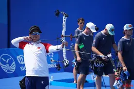 揭秘射箭项目：复合弓和反曲弓区别在哪？复合弓为何威力巨大……图片