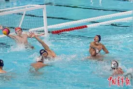 面对强手“敢打敢拼” 中国水球队以实力“诠释”水球魅力图片