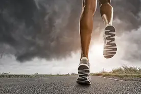 雨中跑步需要注意什么？图片