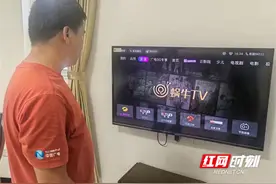 军民鱼水情 地方助力部队解决电视收看难题图片