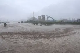 北京永定河开闸泄洪图片