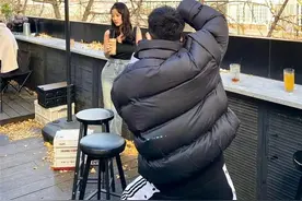 云迹青年丨街头摄影：陌生人，你是否可以为我停留？图片