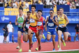 （成都大运会）田径——男子1500米：谢冬生、刘德助晋级决赛图片