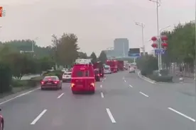 星夜驰援！直击涿州救援现场→图片