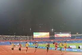 成都大运会：陈冠锋获得男子100米铜牌图片