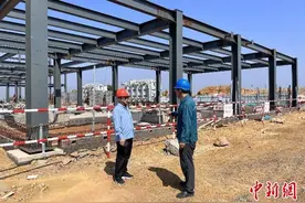 “准退休”电力“老兵”：只要有需要，愿继续为电力事业发光发热图片