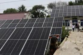 这家企业用租约模式推动分布式光伏下乡，但农村电网建设还需加强图片