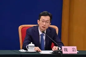 国务院将10项涉小微企业和个体工商户的税费优惠政策延至2027年底图片