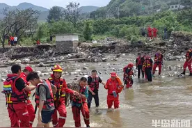 齐心协力，“孤岛”大救援！半岛记者随救援队由涿州转战涞水，记录幕后感人故事图片