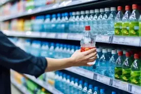 夏季放车里的矿泉水有毒？来看测试结果……图片