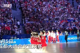 中国女篮今晚决赛对阵日本队，上半场53-44领先图片