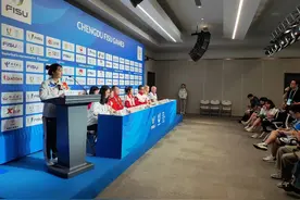 大运会女篮决赛惊现女库里是中学体育老师，身高一米七拿下全场最高分图片