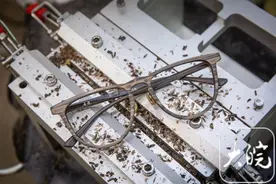 在合肥，万物皆可手作丨手作眼镜：把自己的名字印在眼镜上图片