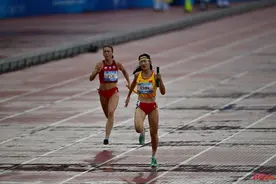 大运快讯｜全运会三冠王葛曼棋登场！中国队获女子4×100米接力金牌图片