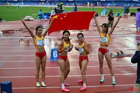 女子4×100米接力夺冠，中国队“奇兵”葛曼棋：观众的欢呼让我感动到起鸡皮疙瘩图片