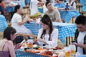 啤酒、美食、乐队演出……金山城市沙滩音乐啤酒节开幕，将持续到8月13日图片