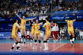 中国女排大运第七冠！3比0战胜日本队靠实力也靠意志，两局比分都是29比27图片