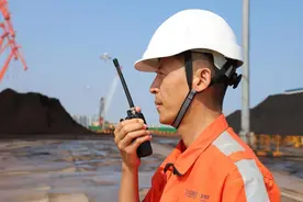 战三伏|头顶烈日在码头一站就是一上午图片