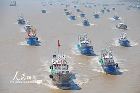 浙江舟山：千舟竞发 出海开捕图片