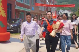 兄弟俩同日被拐 “25年了，弟弟终于回来了！”图片