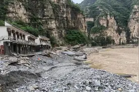 涞水灾后十日：那些断路山村中的寻找与失去图片