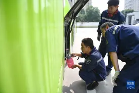 河北涿州至北京838路公交恢复运营图片