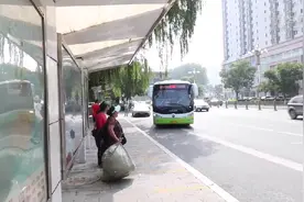 河北涿州至北京六里桥838公交线路恢复运营图片