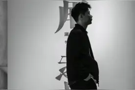 给林志颖拍照、每天上百游客来“打卡”，他被网友称为“中国最会拍照的保安”图片