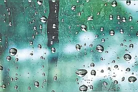 每当雨下个不停图片
