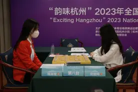 古老的象棋再次亮相亚运赛场 咫尺棋盘驰骋“千军万马”图片