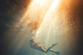 水下美人鱼图片