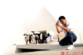 可能是最会拍照的保安！“小马哥”用照片为游客留下最美的“长沙记忆”图片