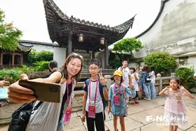 两岸青少年三坊七巷采风，临别约定：福州真好！下次还来！图片