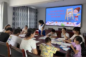 襄城区花栎木店村：亲子绘画丰富多彩暑假图片