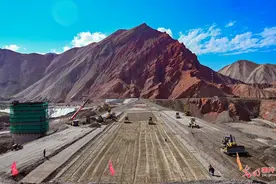 红山水库除险加固工程项目加紧施工图片