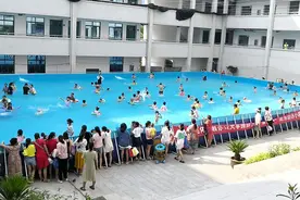 游泳池进校园 疏堵结合做好暑期乡村孩子防溺水图片
