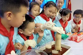 芝麻、花生是如何榨出油来的？自家榨油安全吗？ 孩子们暑期来这里认油图片