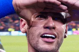 我怀念那个少年⏳内马尔看向诺坎普看台的眼神vs签约沙特时的笑容图片