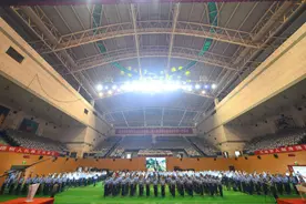 空军工程大学隆重举办教师节颁奖典礼图片