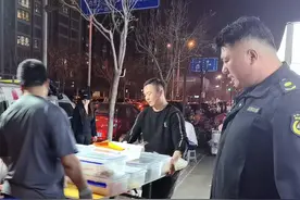 滨州滨城区：彭李街道开展夜间市容专项整治行动 守护城市 “烟火气” 与文明秩序图片