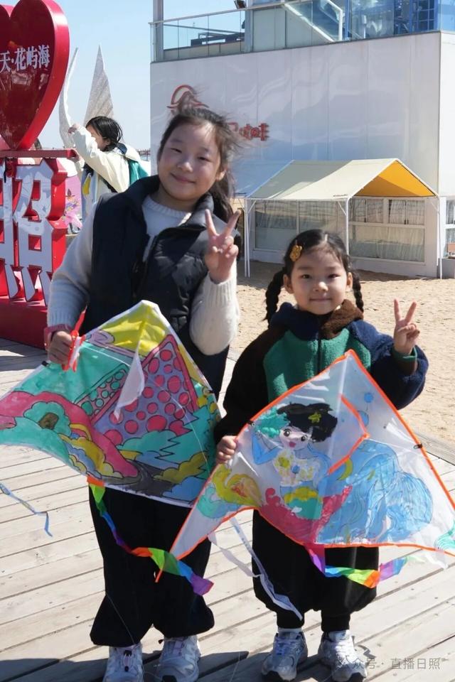 风筝嘉年华来了！就在日照这里！现场好多“神马”都飞上天......