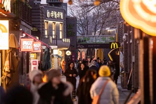 氛围感拉满！海淀这条街，年味儿已“上线”——