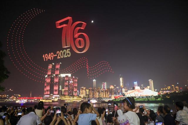 升腾的“烟火气”：“夜经济”激活中国假日消费新动力