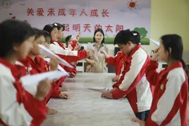 黔西市定新中学：开展趣味互动游戏，为学生压力“减负”图片