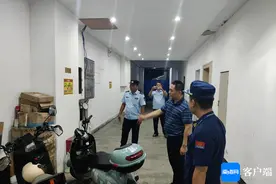 陵水集中开展电动自行车消防安全专项整治夜查行动图片