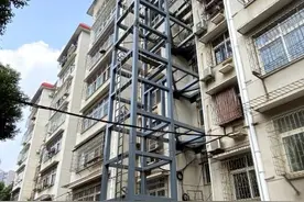 湖北咸安：探索“五共四议三联” 解决老旧小区居民 “上楼难”图片