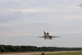 俄军最新战略轰炸机又有新进展图片