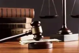 【沂蒙法官说】代练开挂致账号封禁十年，损失谁赔？图片